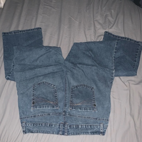 Blue jeans - Picture 2 of 4